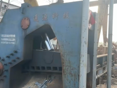 550噸虎頭剪，電機45 K W，油泵250圖2